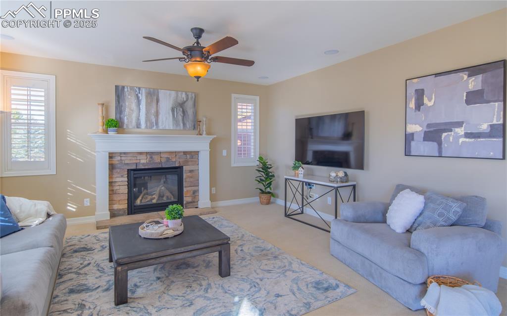 Image 13 of 44: Living Room