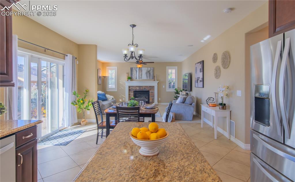 Image 15 of 44: Dining Area