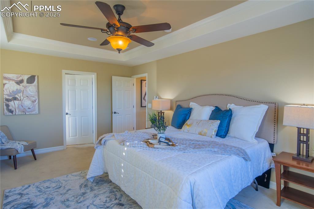 Image 18 of 44: Bedroom