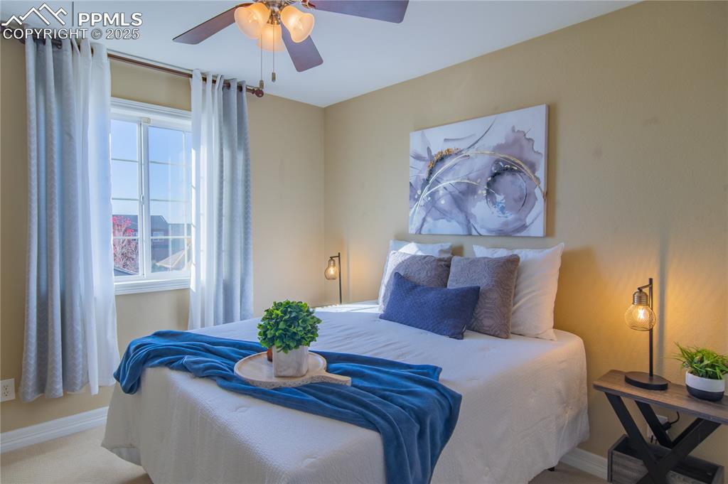 Image 24 of 44: Bedroom