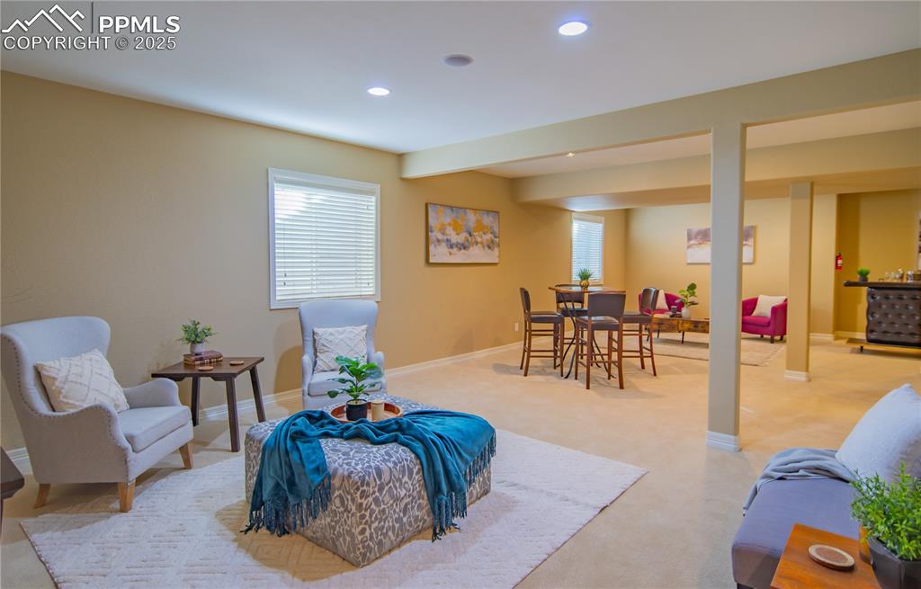 Image 30 of 44: Sitting Room