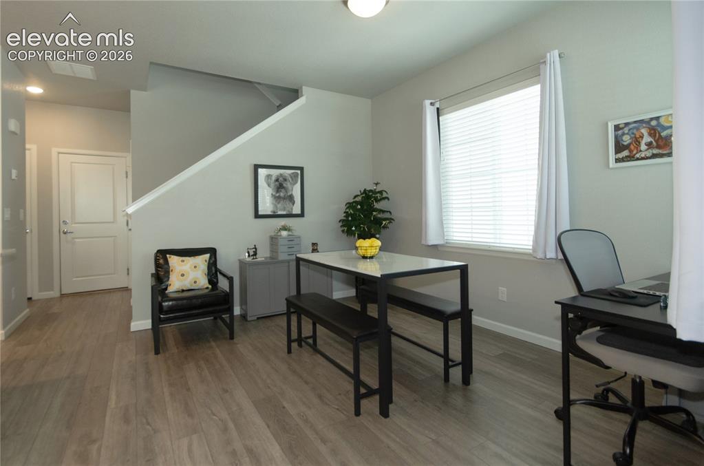 Image 5 of 31: Dining Area