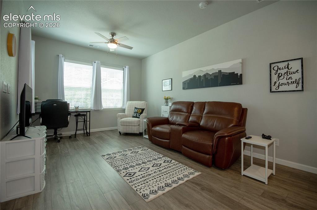 Image 7 of 31: Living Room