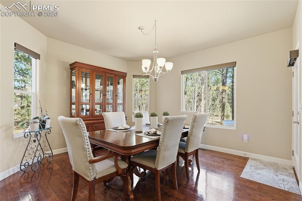 Image 13 of 45: Dining/Kitchen Combo