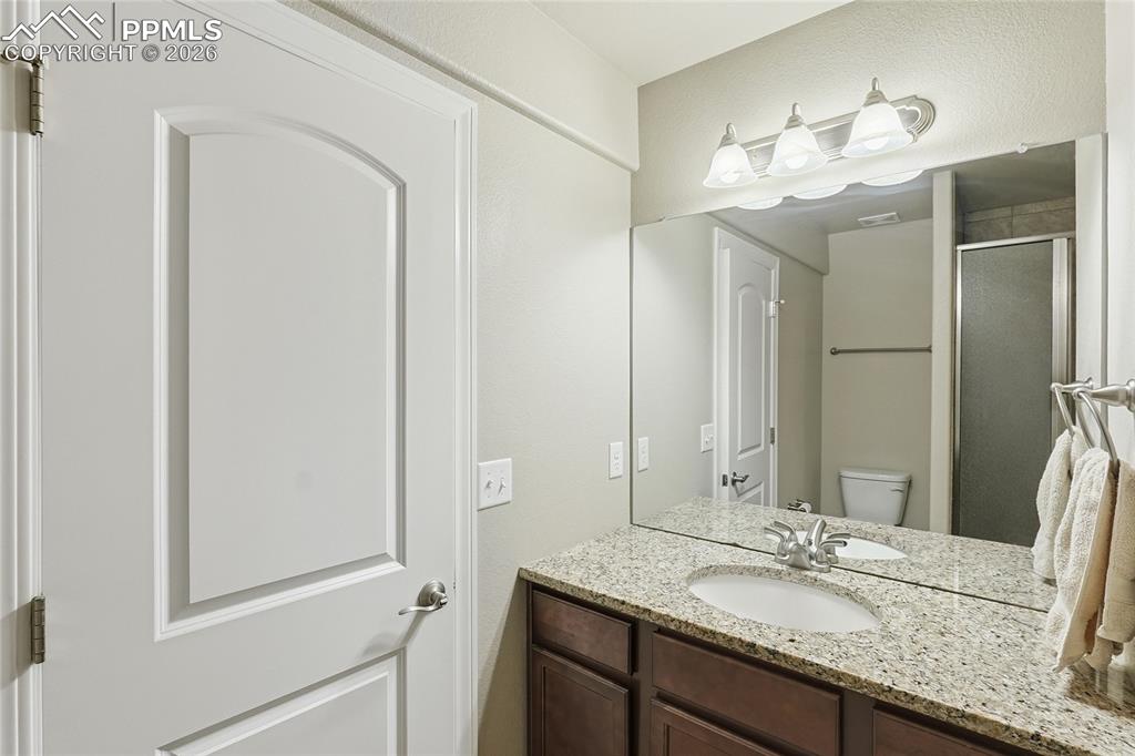 Image 35 of 45: Adjoining Bathroom
