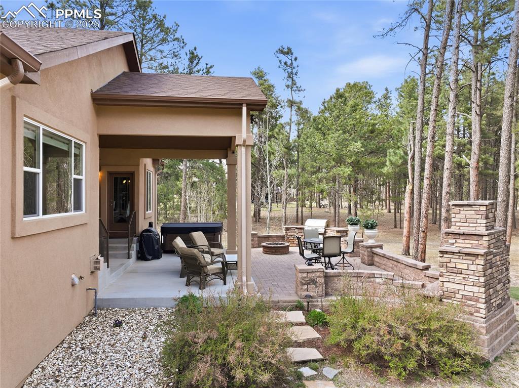 Image 40 of 45: Patio