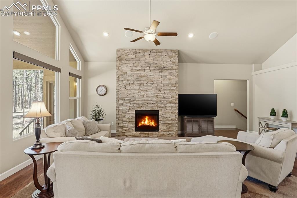 Image 7 of 45: Living Room