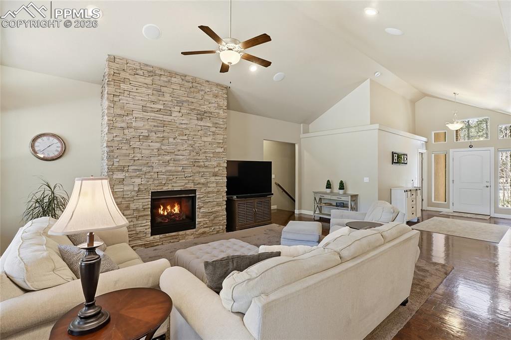 Image 8 of 45: Living Room