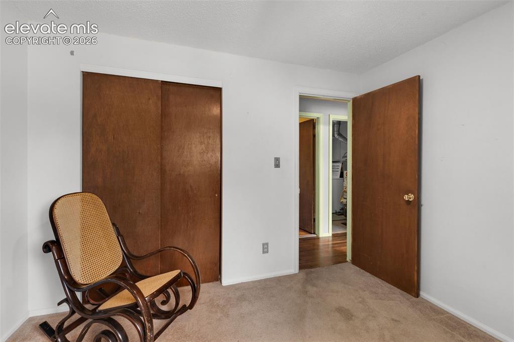 Image 16 of 25: Bedroom