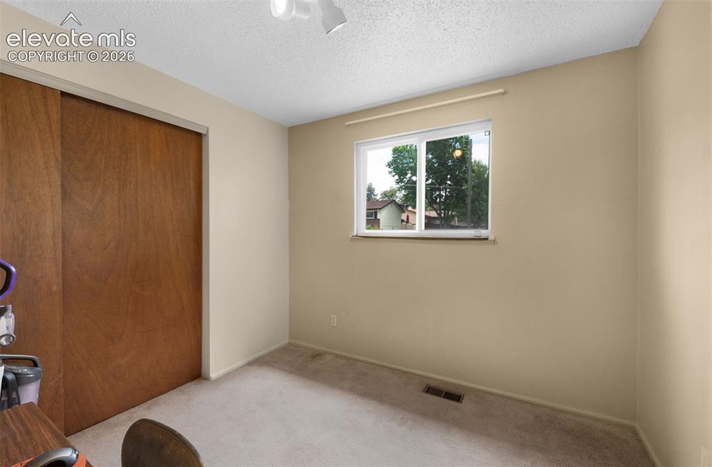 Image 17 of 25: Sitting Room