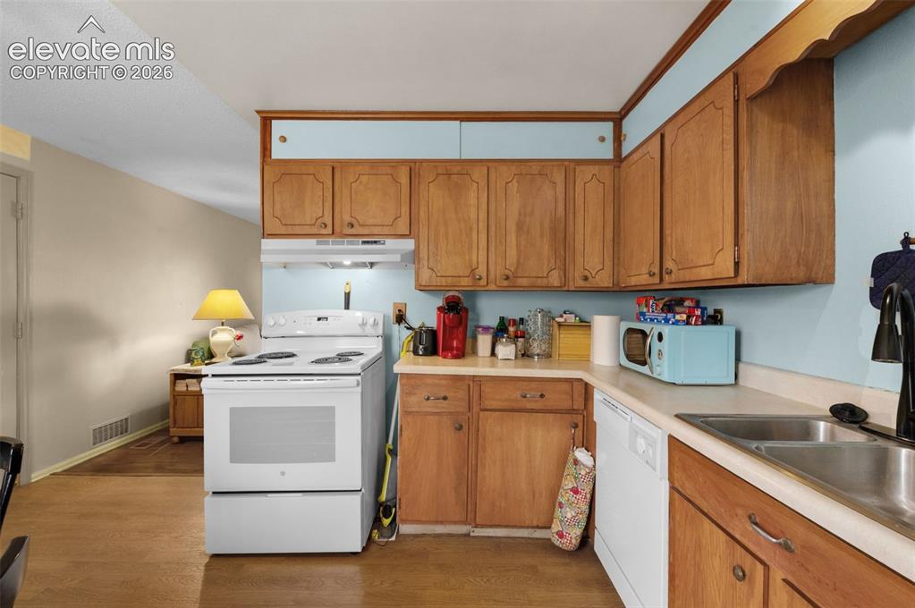 Image 9 of 25: Living Room
