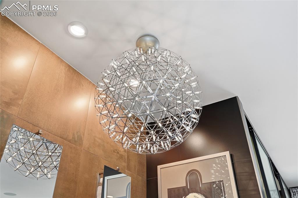 Image 31 of 50: Primary Suite