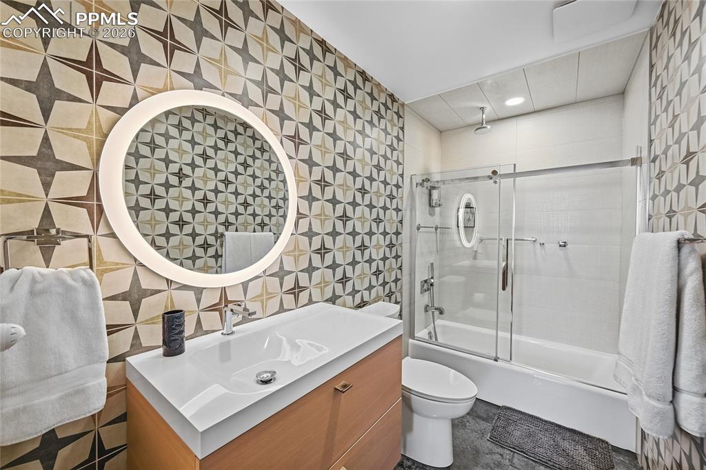 Image 6 of 50: Entry Level, Tile from Ann Sacks