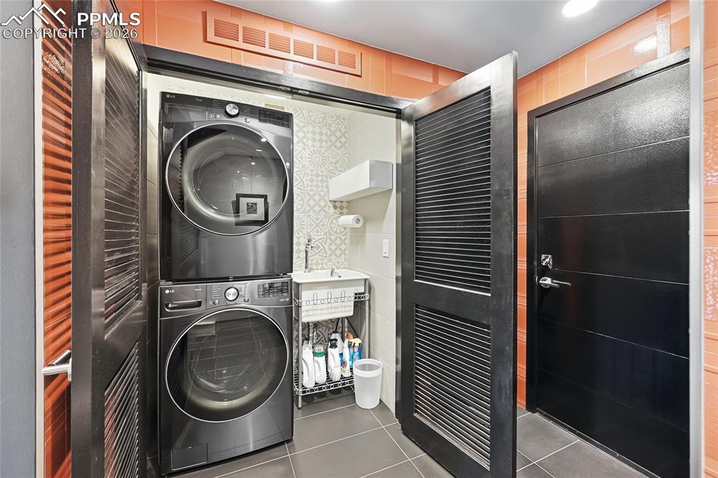 Image 7 of 50: Floor Plan