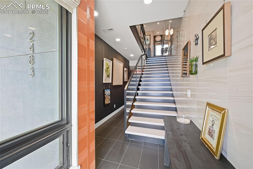 Image 9 of 50: Floor Plan