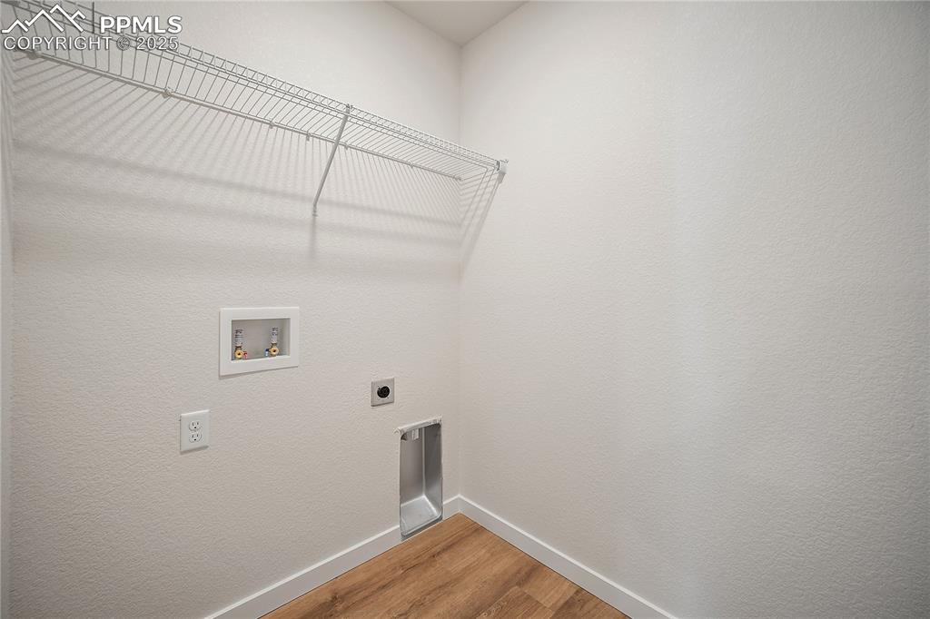 Image 8 of 21: Laundry