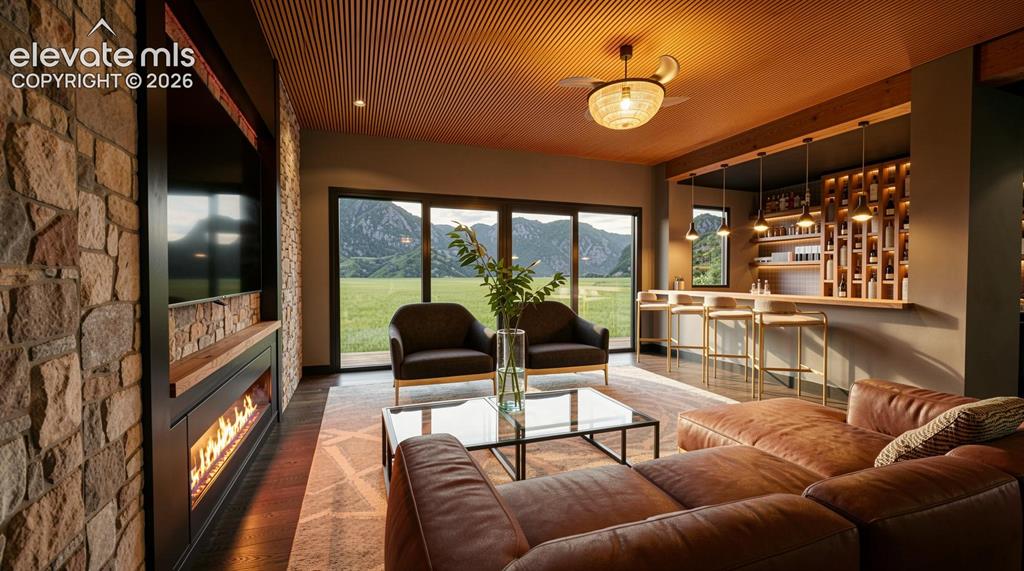 Image 18 of 35: Recreation Room
