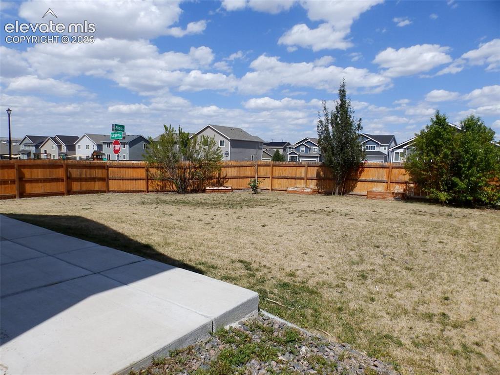 Image 22 of 22: Yard