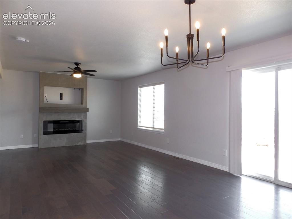 Image 6 of 22: Living Room