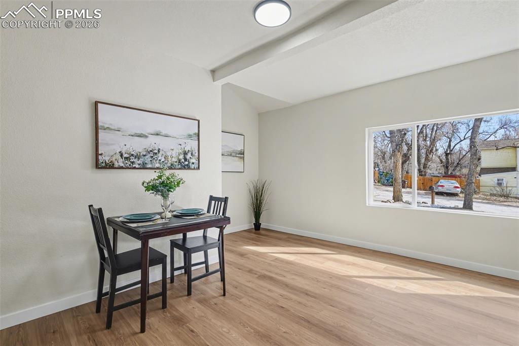 Image 10 of 46: Dining Area