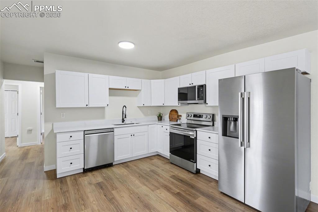 Image 12 of 46: Kitchen