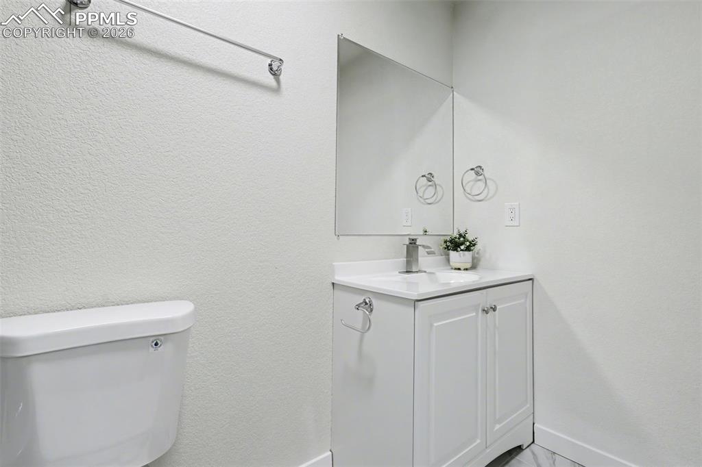 Image 20 of 46: Bathroom