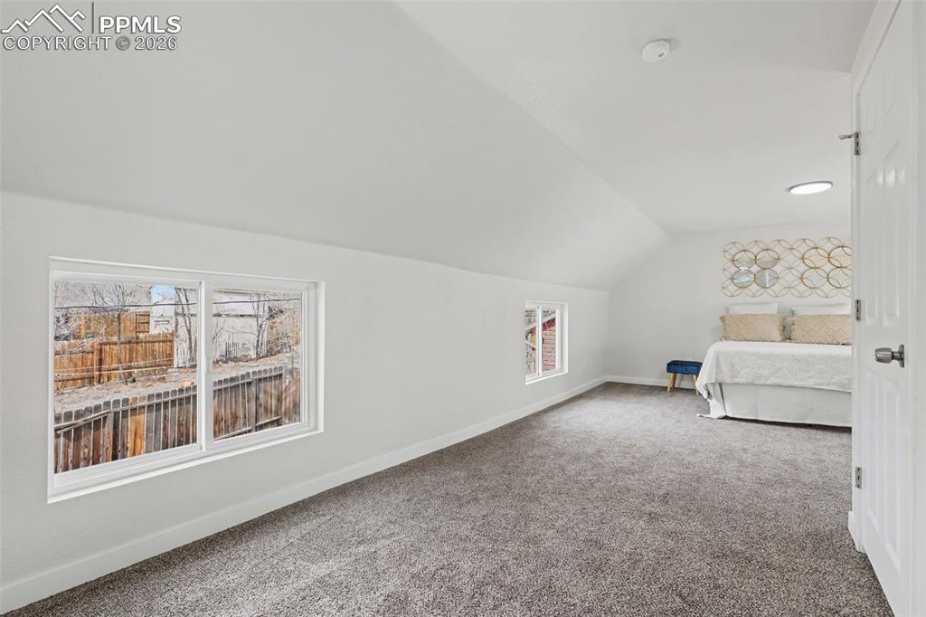 Image 22 of 46: Bedroom