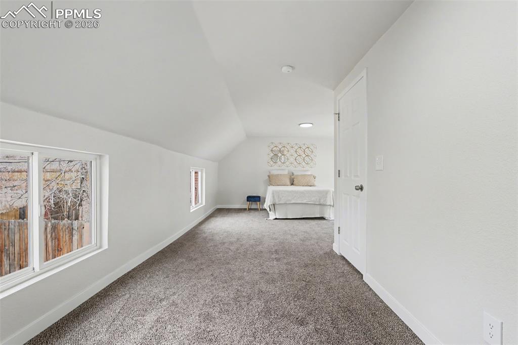 Image 25 of 46: Bedroom