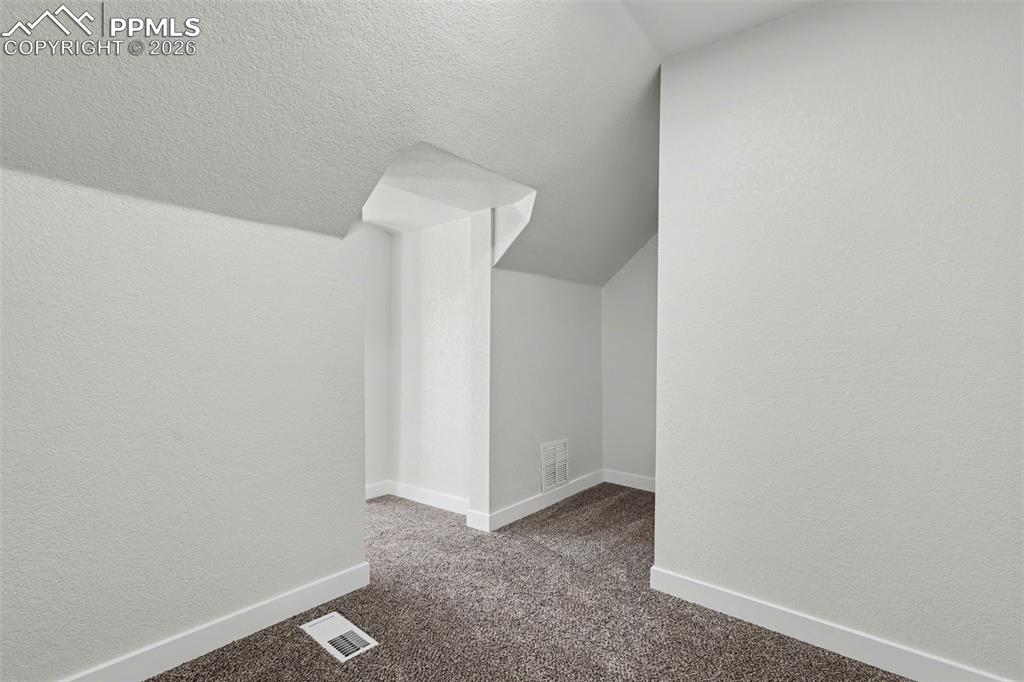 Image 31 of 46: Bonus Room