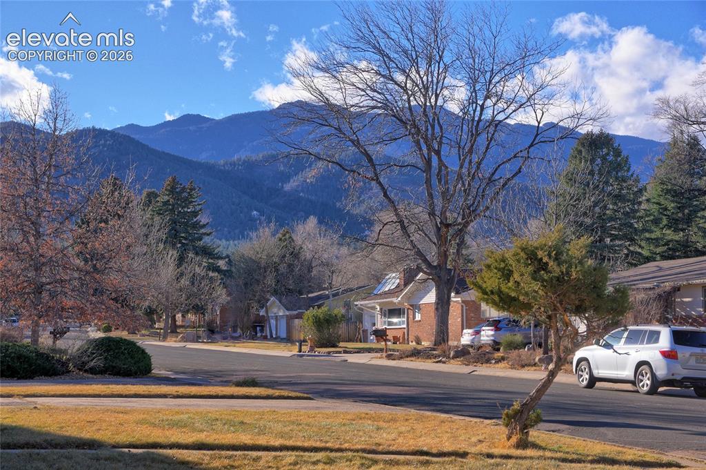 Image 27 of 27: Look at those gorgeous mountain views!!!
