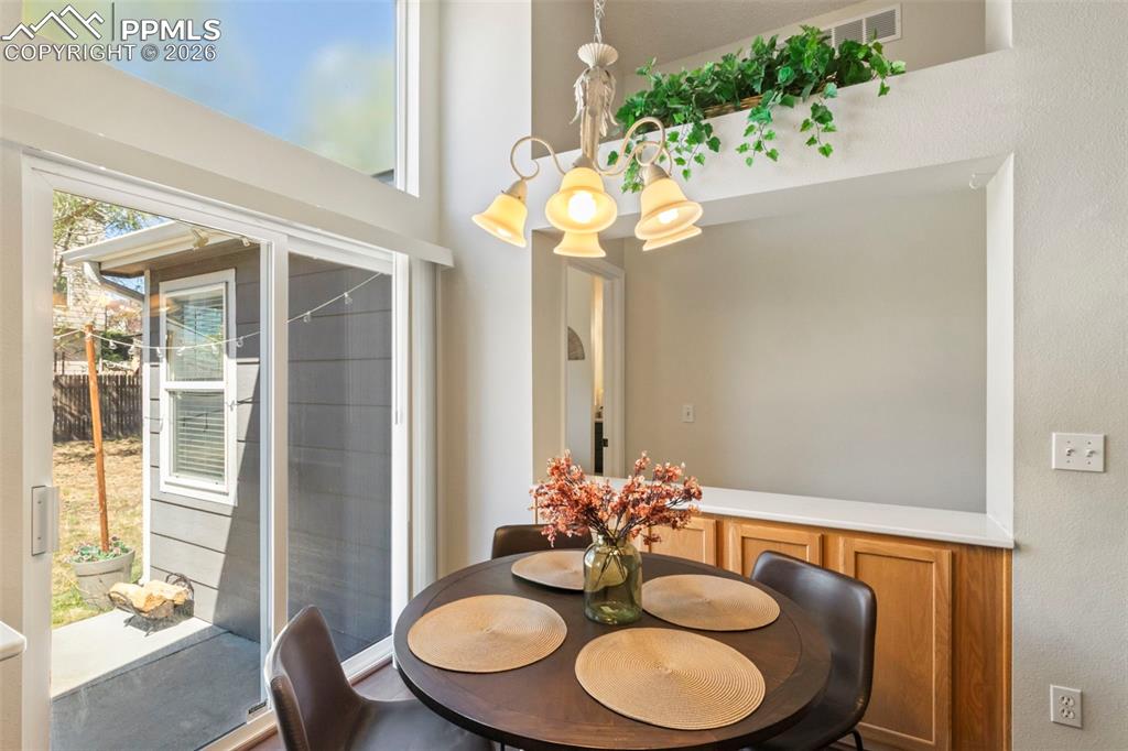 Image 10 of 42: Dining Area