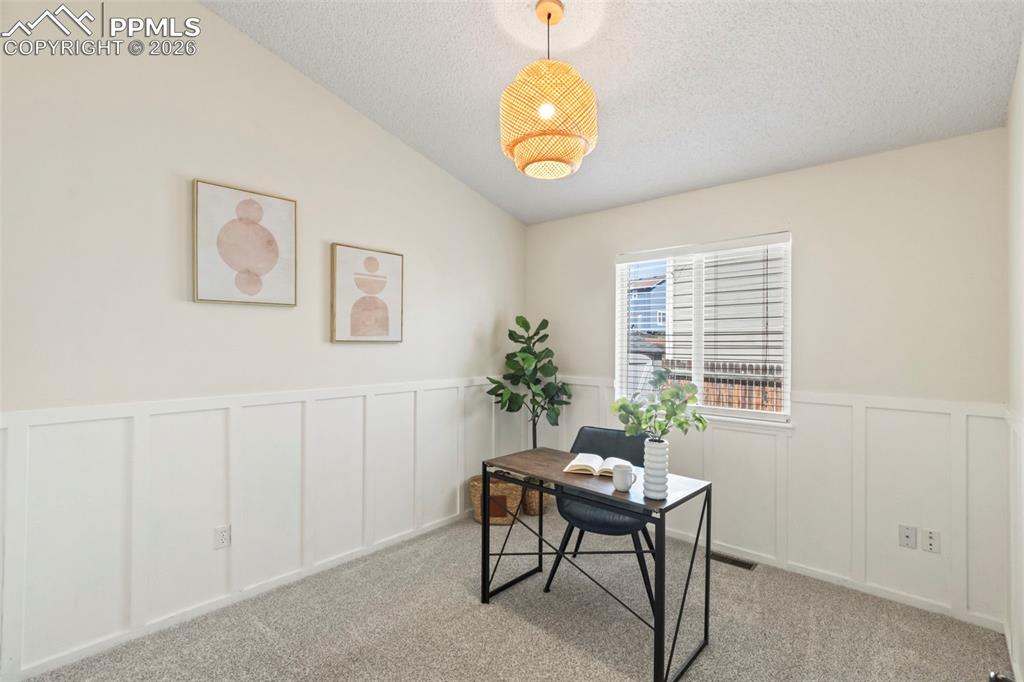 Image 16 of 42: Office