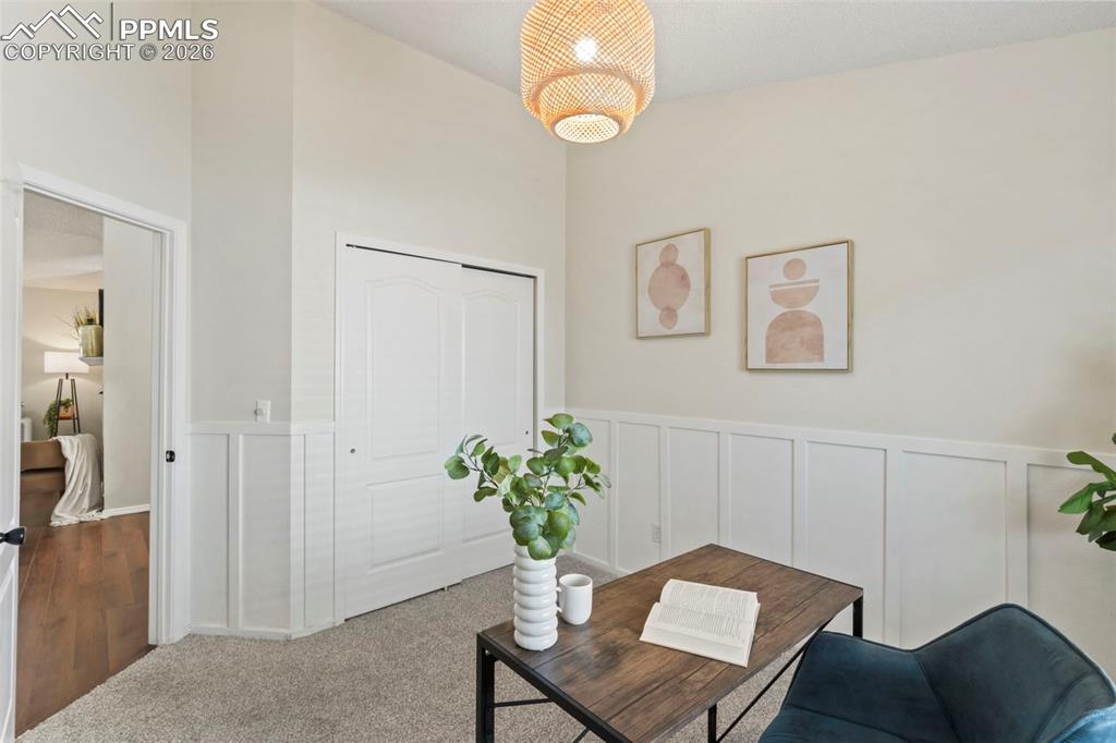 Image 18 of 42: Office