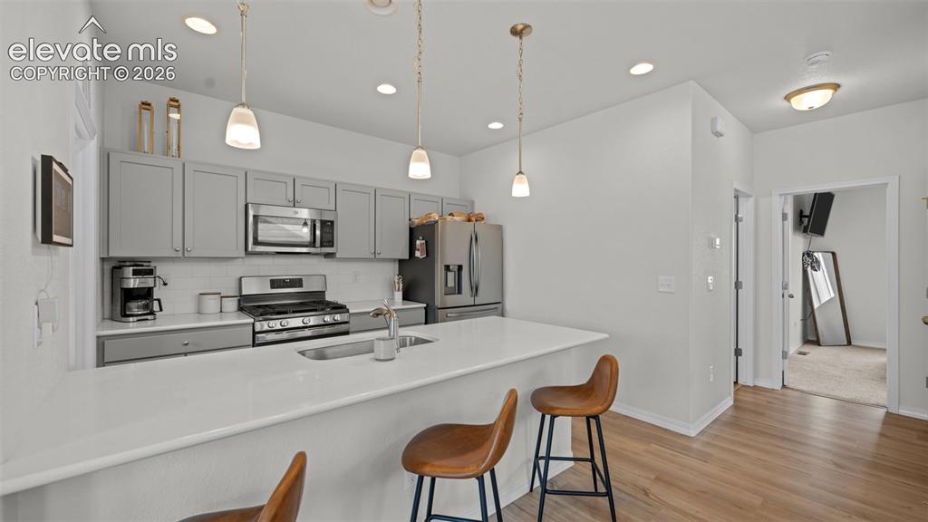 Image 10 of 24: Kitchen