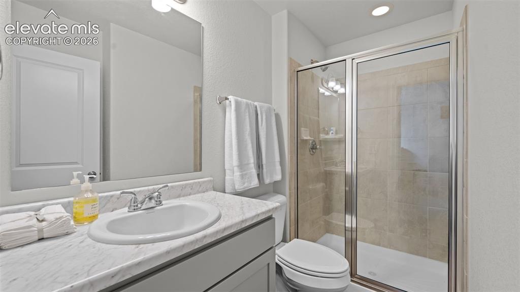 Image 15 of 24: Bathroom