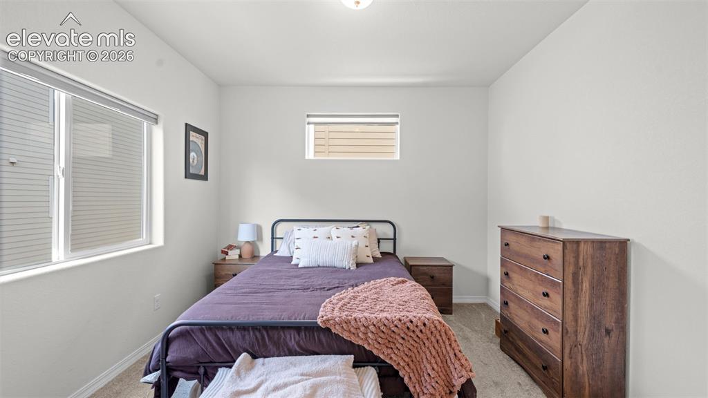 Image 20 of 24: Bedroom