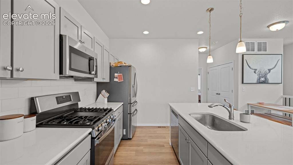 Image 9 of 24: Kitchen