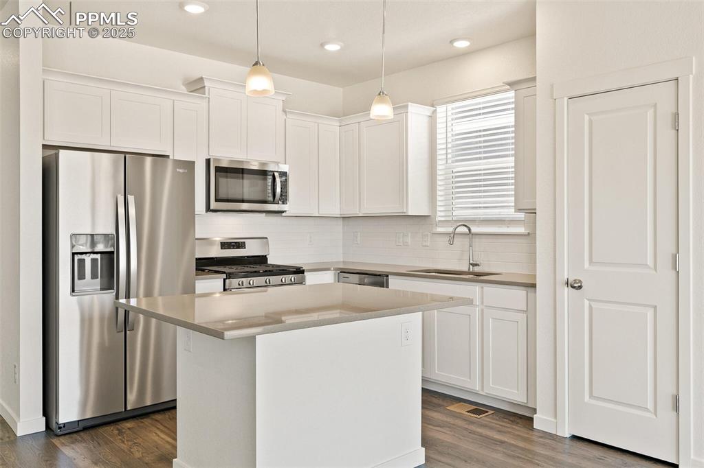 Image 11 of 31: Kitchen