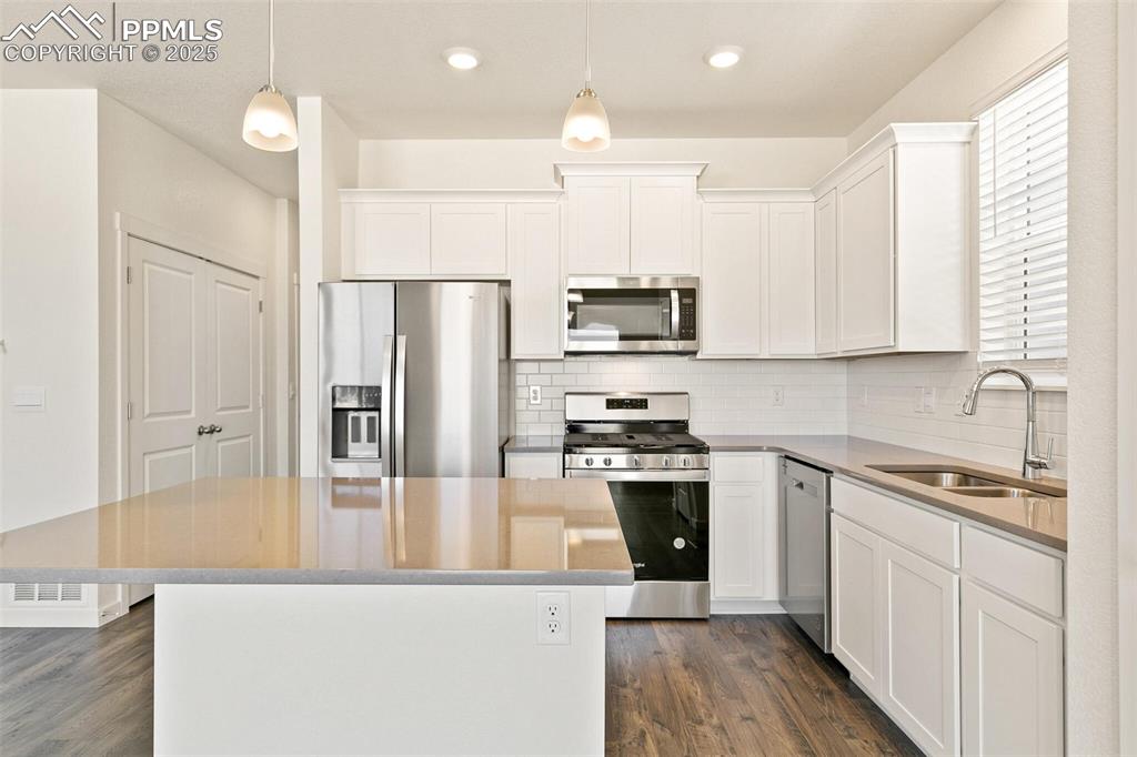 Image 12 of 31: Kitchen