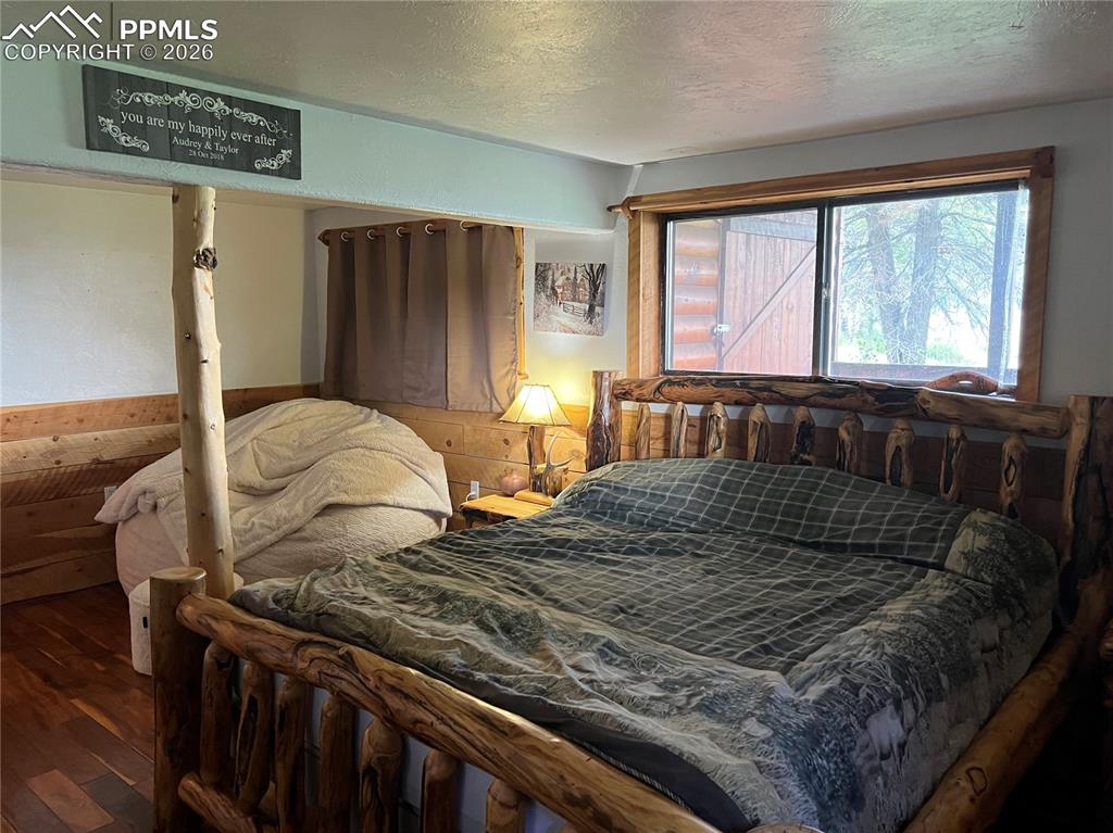 Image 29 of 48: Bedroom