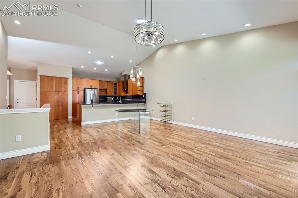 Image 6 of 28: Dining Room