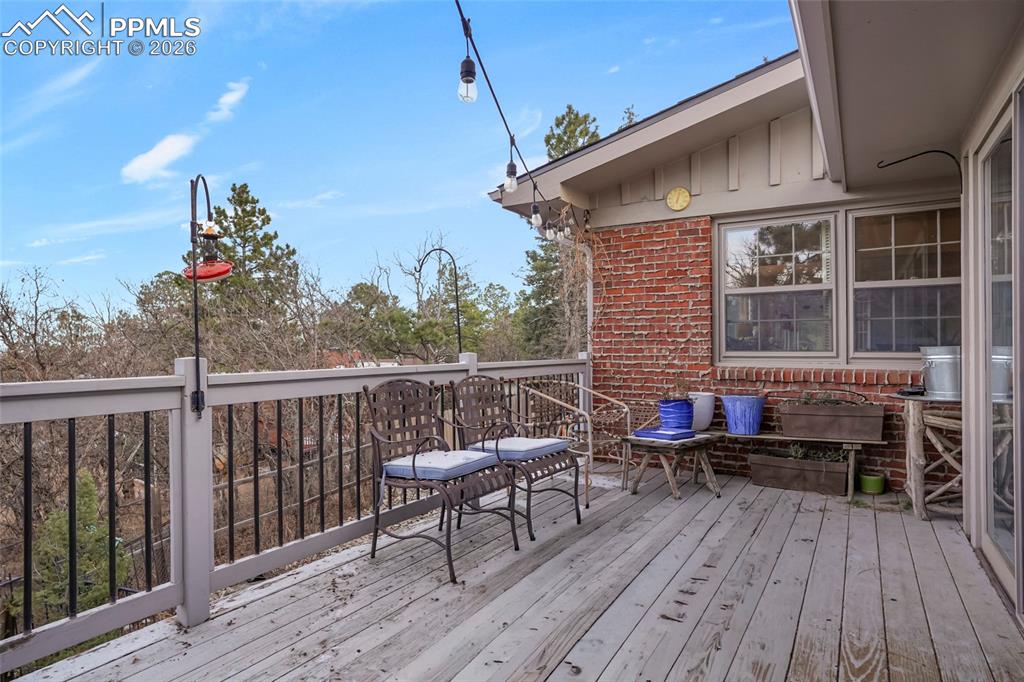 Image 25 of 41: Deck