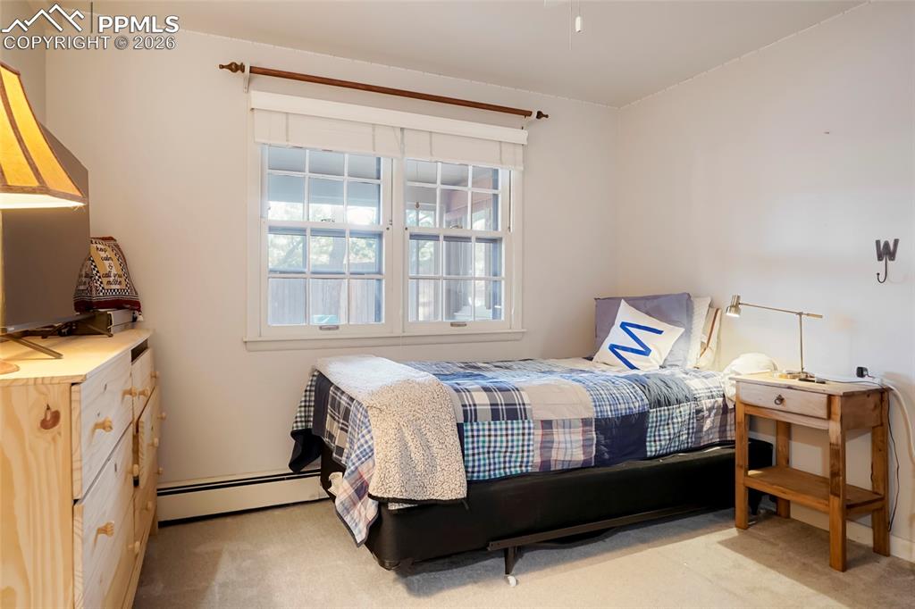 Image 32 of 41: Bedroom