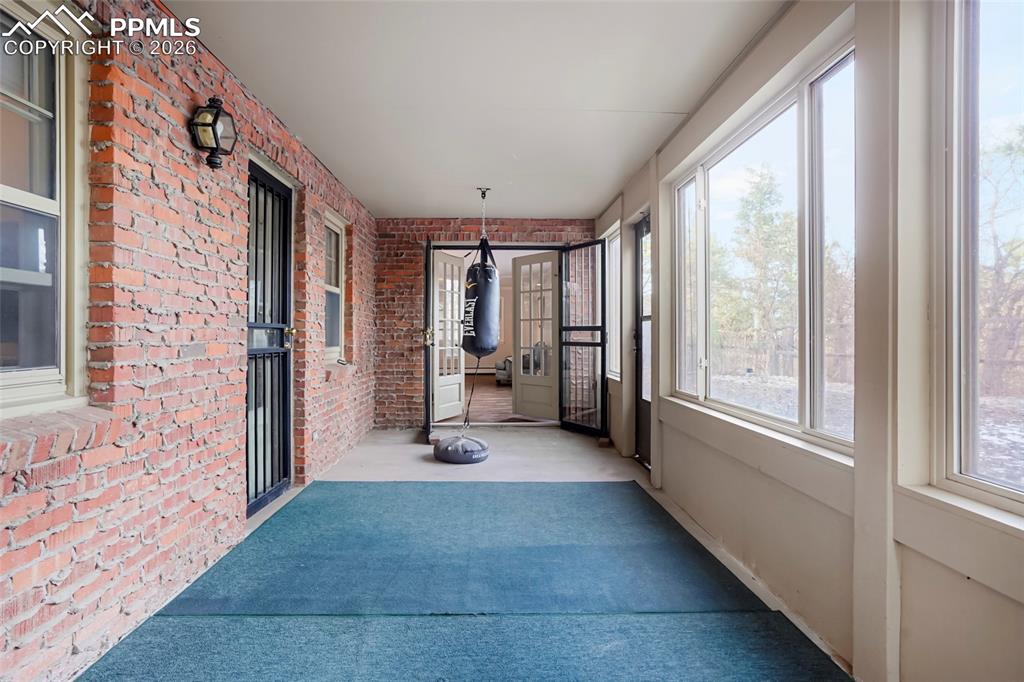 Image 33 of 41: Sun Room