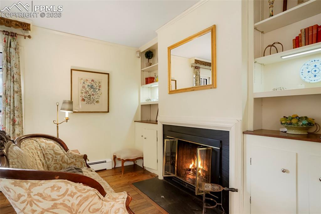 Image 6 of 41: Sitting Room