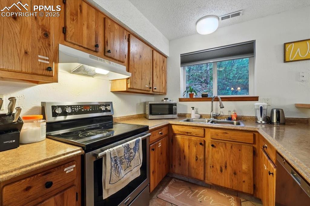 Image 33 of 41: 4860