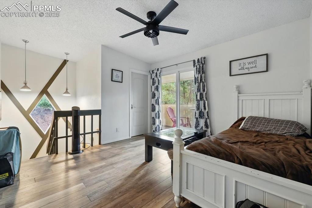 Image 34 of 41: Bedroom