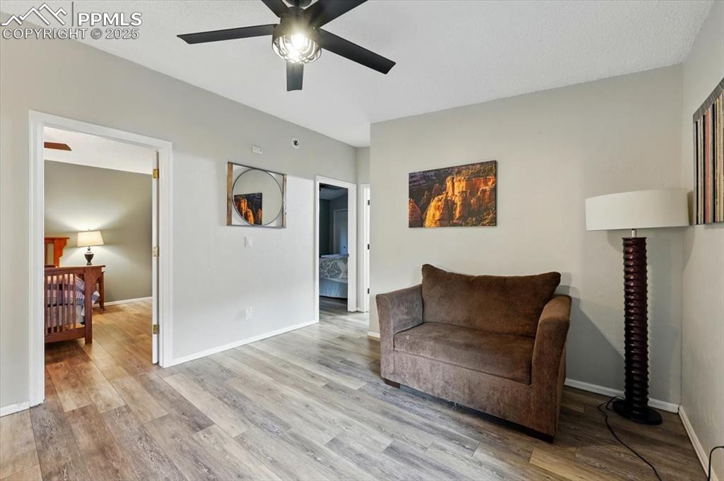 Image 37 of 41: Sitting Room