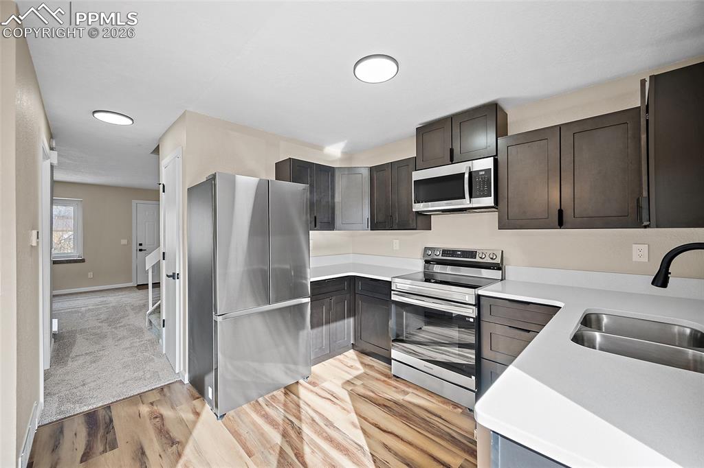 Image 2 of 26: Kitchen