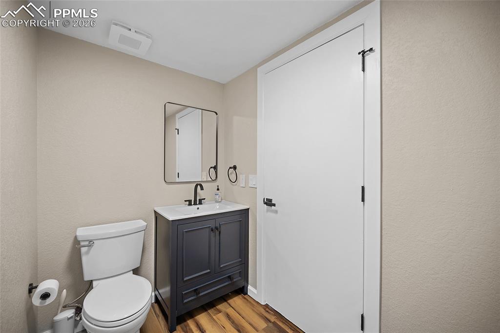 Image 21 of 26: Bathroom